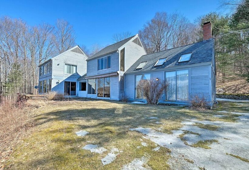 Manchester Home On 40 Acres W/ Game Room & Deck!