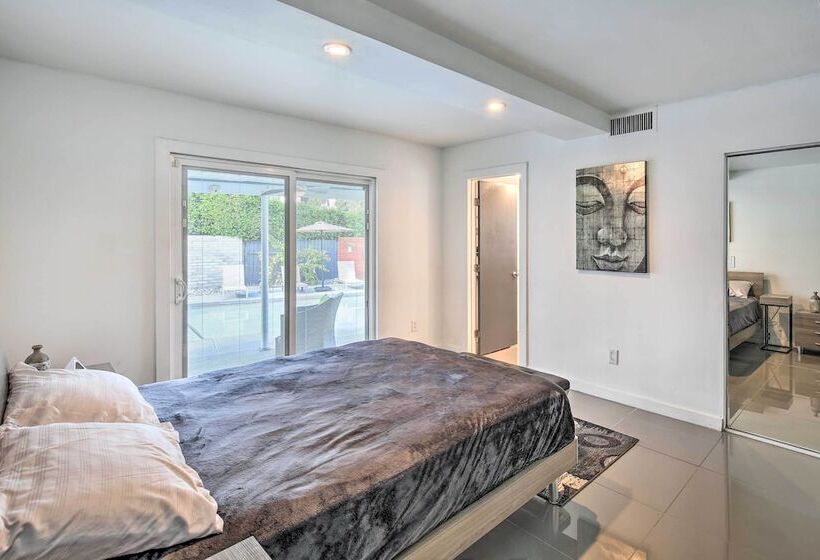 Palm Springs Home: Casita + Fire Pit!