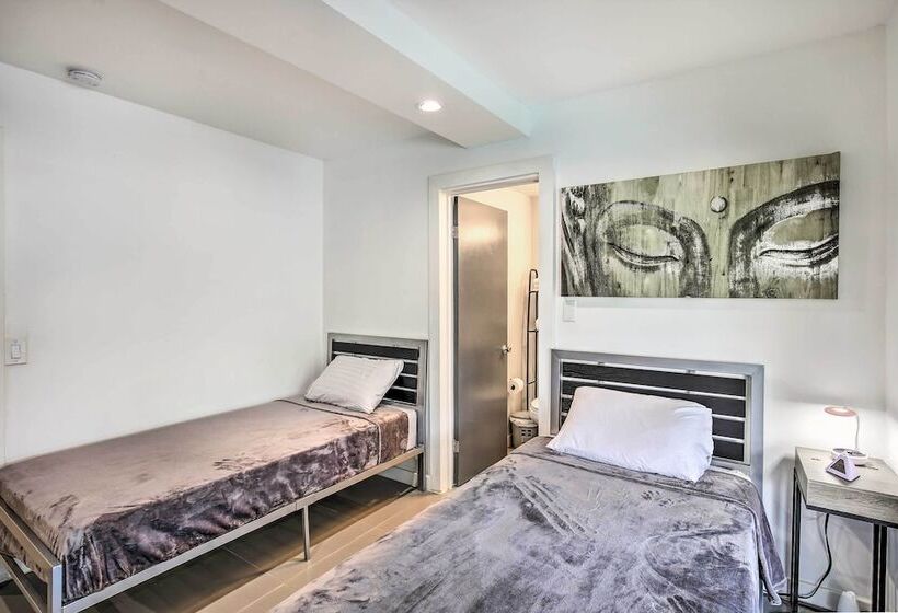 Palm Springs Home: Casita + Fire Pit!