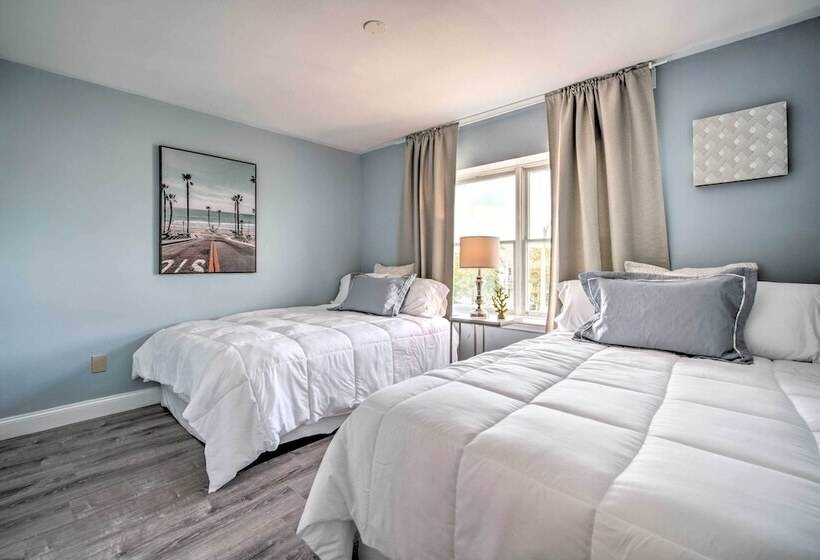 Modern Atlantic City House: Walk To Beach!