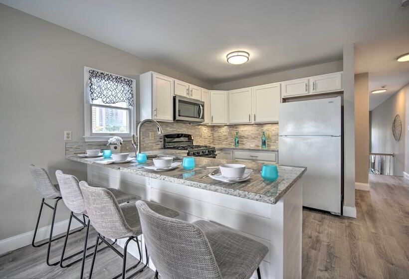 Modern Atlantic City House: Walk To Beach!