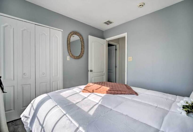 Modern Atlantic City House: Walk To Beach!