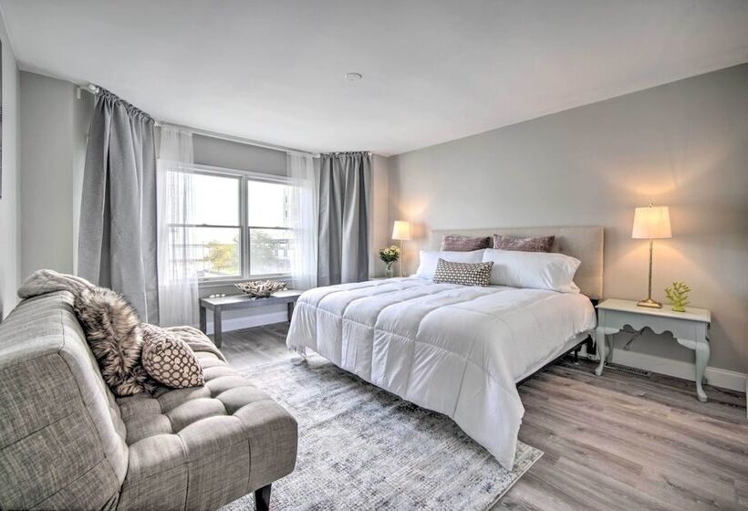 Modern Atlantic City House: Walk To Beach!