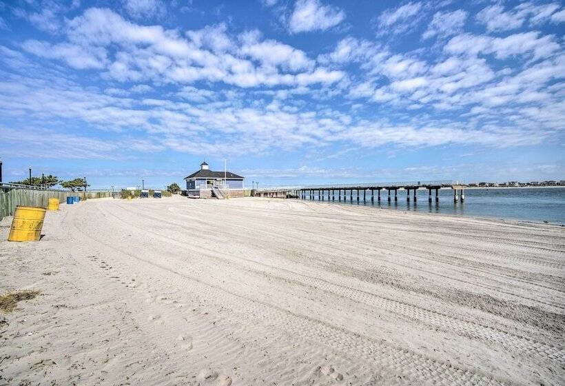 Modern Atlantic City House: Walk To Beach!