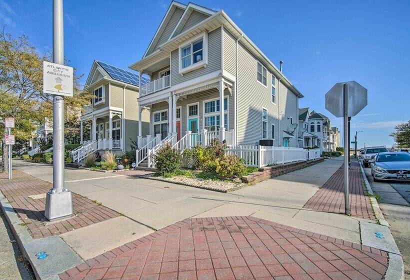 Modern Atlantic City House: Walk To Beach!