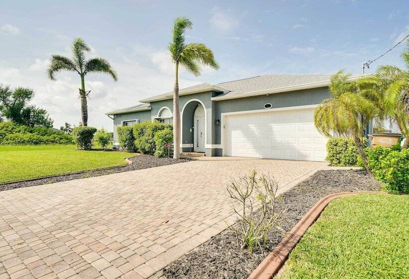 Modern Home W/ Patio & Grill In Cape Coral!