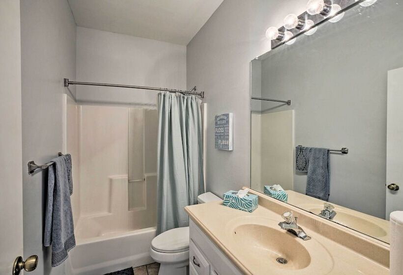 Modern Home W/ Patio & Grill In Cape Coral!