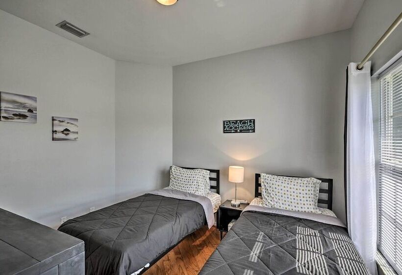 Modern Home W/ Patio & Grill In Cape Coral!