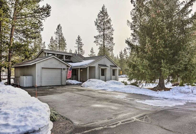 Modern Sunriver Home W/ Hot Tub: Ski, Hike & Bike!