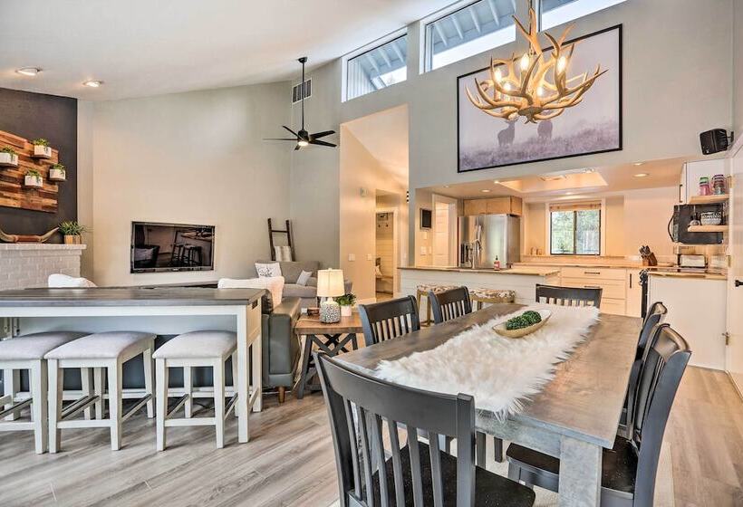 Modern Sunriver Home W/ Hot Tub: Ski, Hike & Bike!