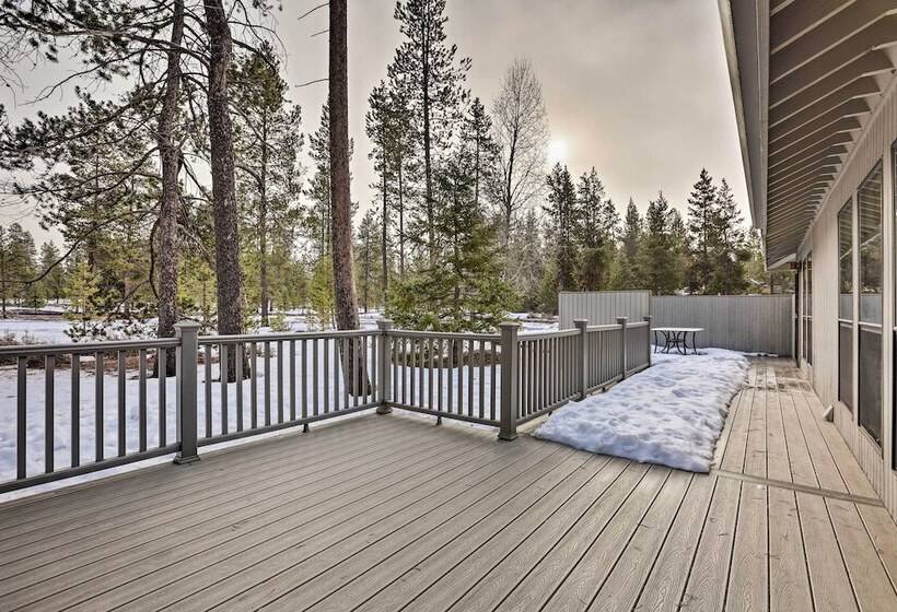 Modern Sunriver Home W/ Hot Tub: Ski, Hike & Bike!