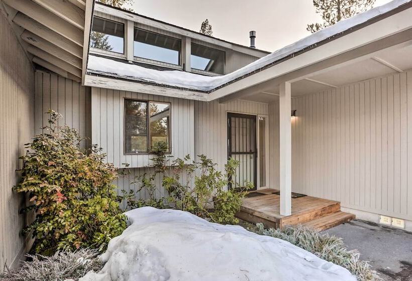 Modern Sunriver Home W/ Hot Tub: Ski, Hike & Bike!