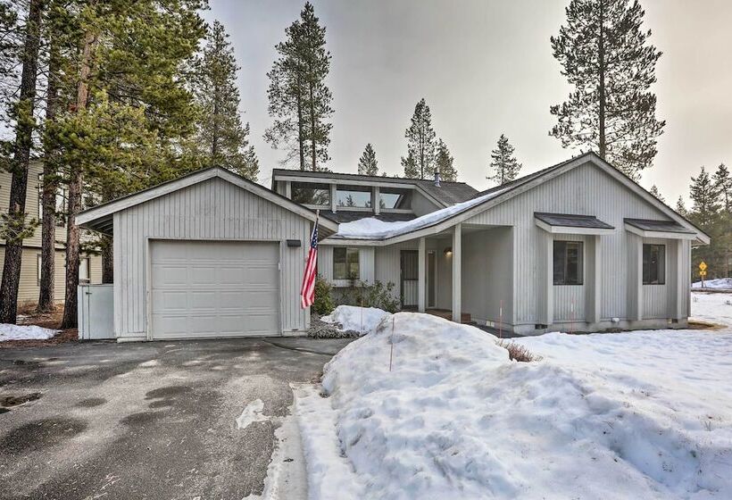 Modern Sunriver Home W/ Hot Tub: Ski, Hike & Bike!