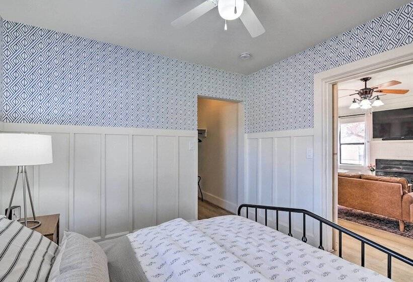 Modern Kanab Home: Fire Pit, Red Rock Views!