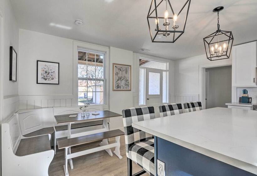 Modern Kanab Home: Fire Pit, Red Rock Views!