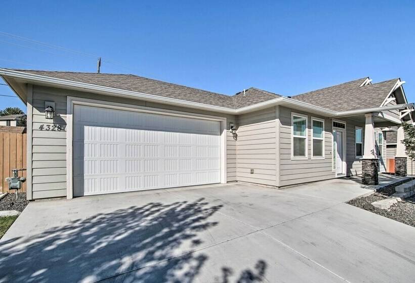 Modern Kennewick Home Near Golfing & Wineries