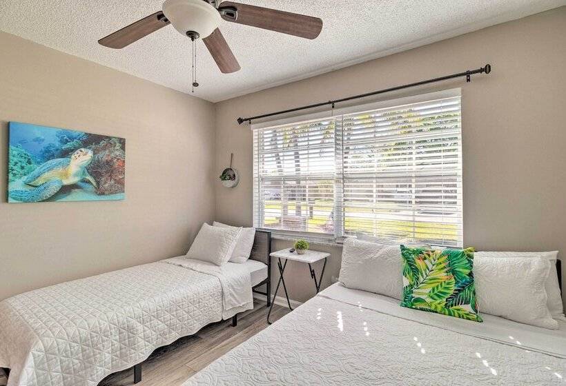 Modern Port St Lucie Home W/ Private Outdoor Oasis