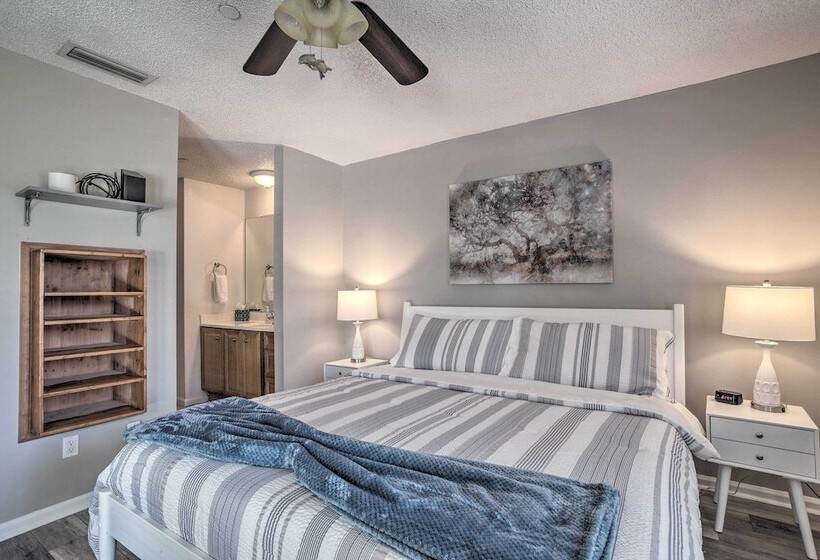 Modern Port St Lucie Home W/ Private Outdoor Oasis