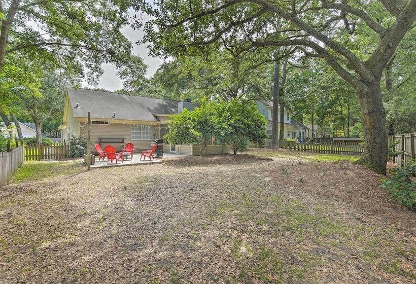 Modern Retreat 4 Miles To Isle Of Palms Beach!