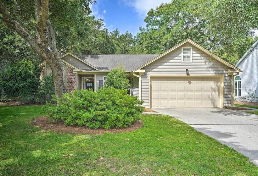Modern Retreat 4 Miles To Isle Of Palms Beach!