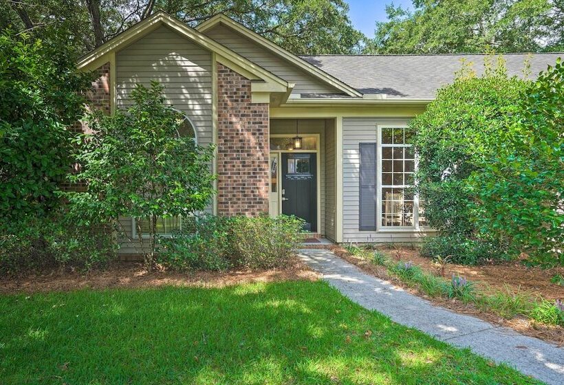 Modern Retreat 4 Miles To Isle Of Palms Beach!