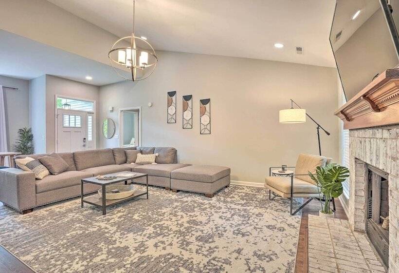 Modern Retreat 4 Miles To Isle Of Palms Beach!