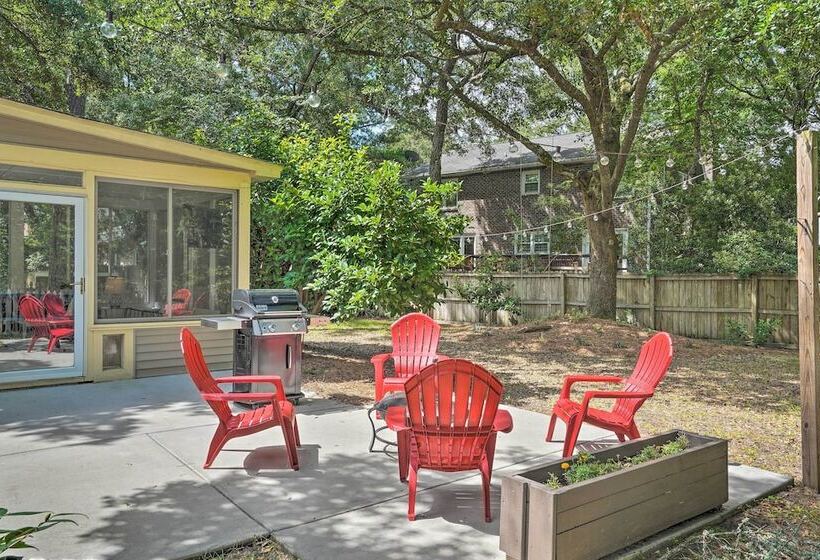 Modern Retreat 4 Miles To Isle Of Palms Beach!