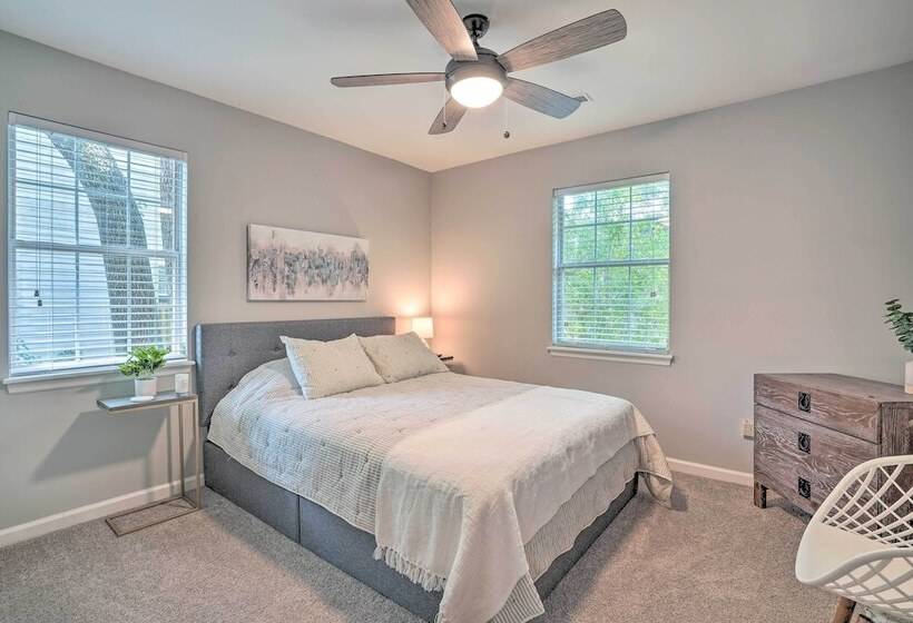 Modern Retreat 4 Miles To Isle Of Palms Beach!