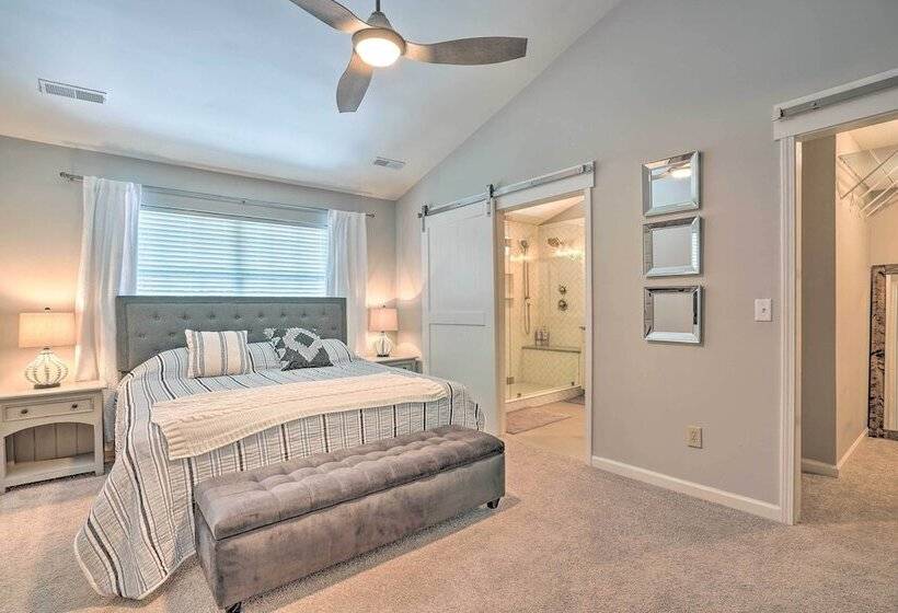 Modern Retreat 4 Miles To Isle Of Palms Beach!