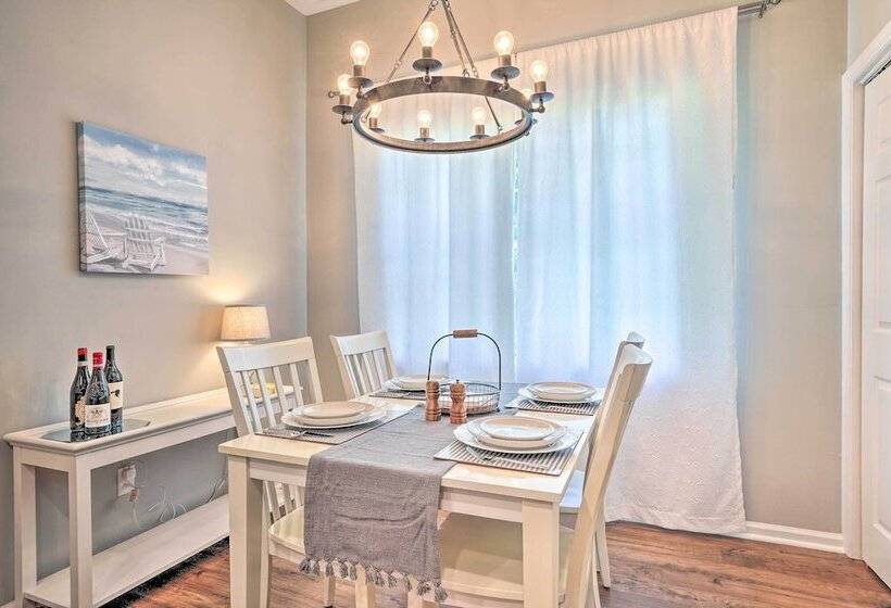 Modern Retreat 4 Miles To Isle Of Palms Beach!