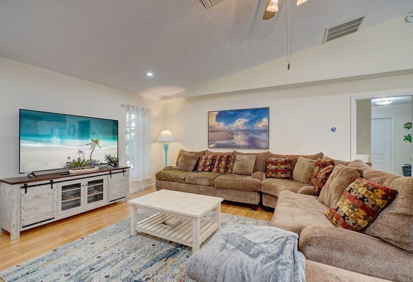 Game Room & Deck: Spacious Home In St James City