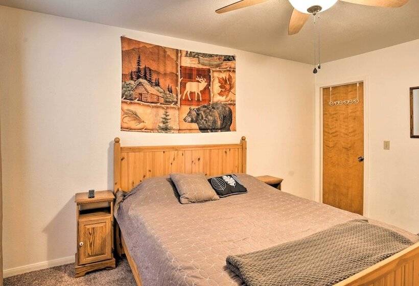 Mountain Escape W/ Views, 3 Mi To Lake Arrowhead