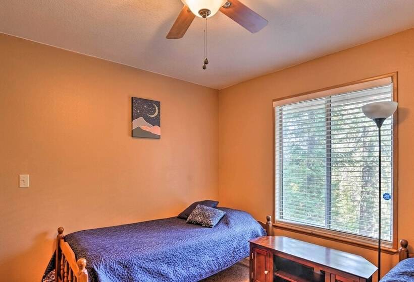 Mountain Escape W/ Views, 3 Mi To Lake Arrowhead