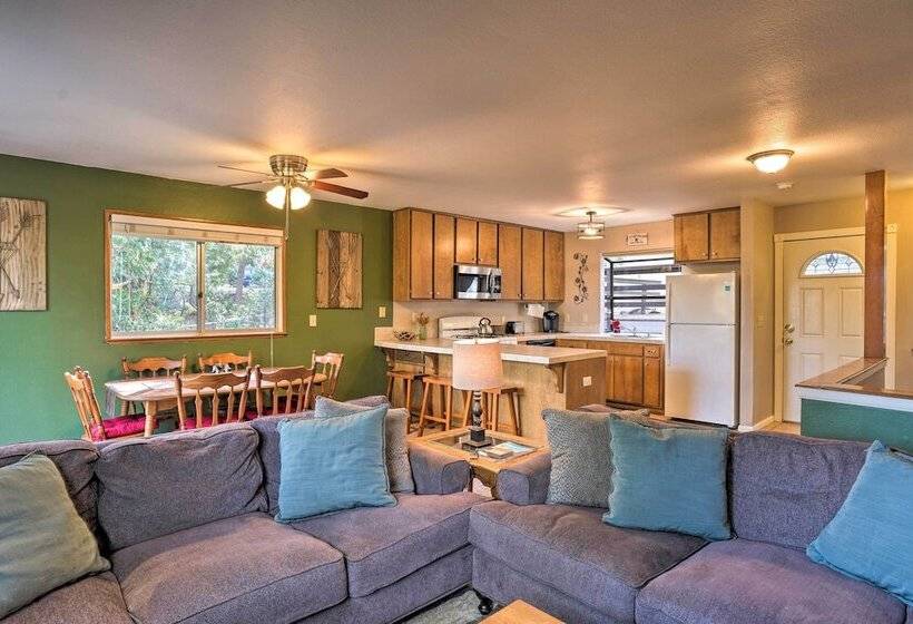 Mountain Escape W/ Views, 3 Mi To Lake Arrowhead