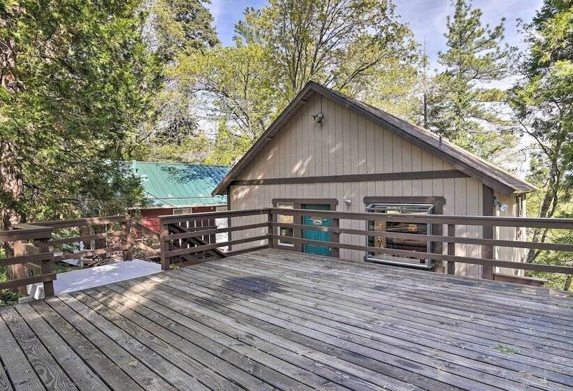 Mountain Escape W/ Views, 3 Mi To Lake Arrowhead