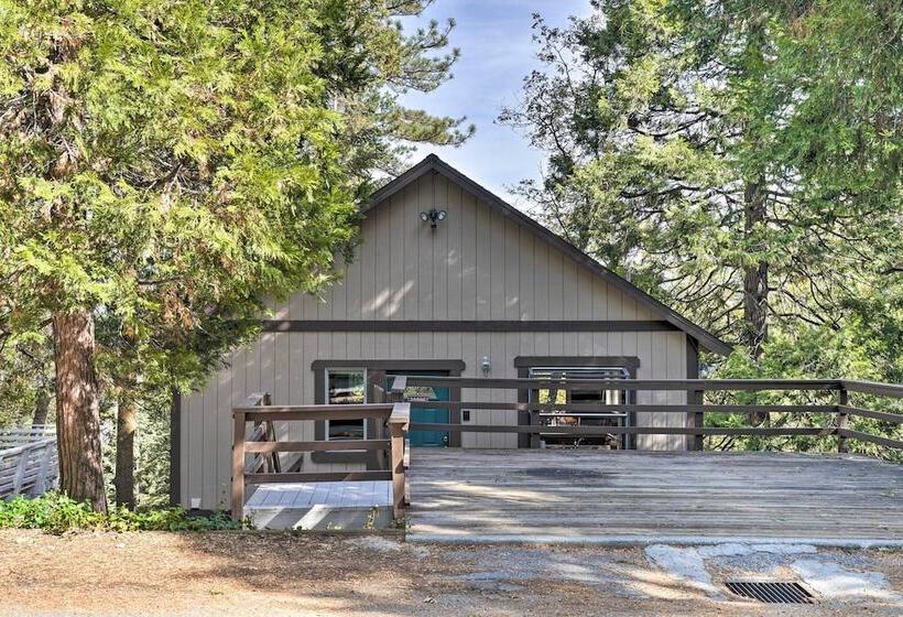 Mountain Escape W/ Views, 3 Mi To Lake Arrowhead