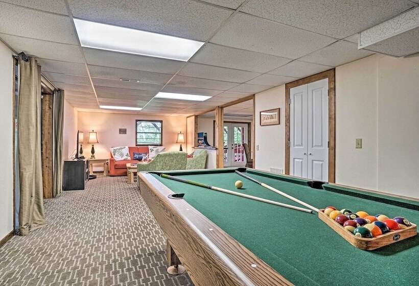 Mountain Retreat W/ Decks, Hot Tub, & Games!