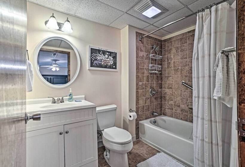 Mountain Retreat W/ Decks, Hot Tub, & Games!