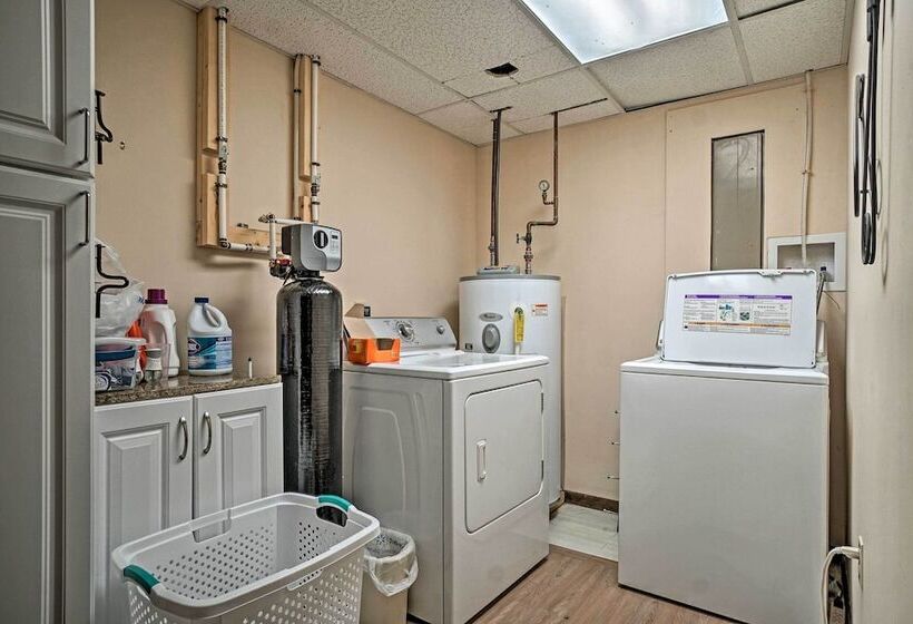 Mountain Retreat W/ Decks, Hot Tub, & Games!