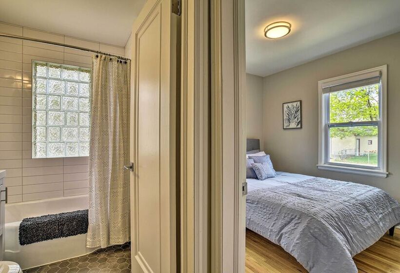 Mpls Duplex W/ Wifi & Kitchen: 5 Mi To Dtwn!