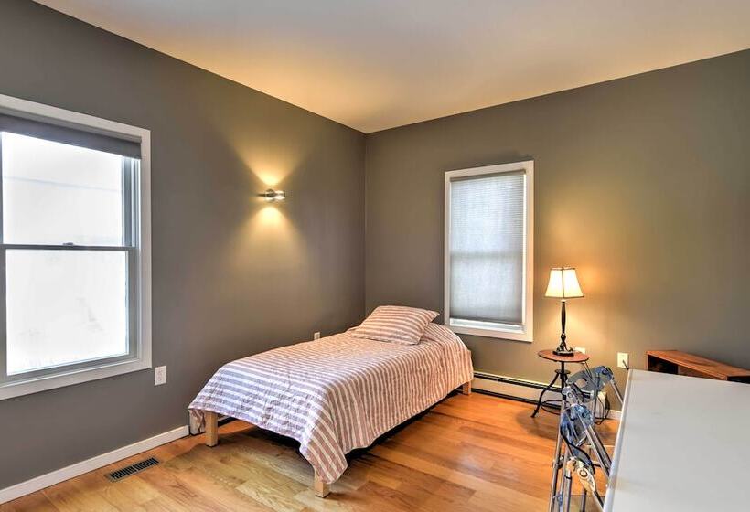 Multi Level Marion House: Loft, Deck + Ocean Views