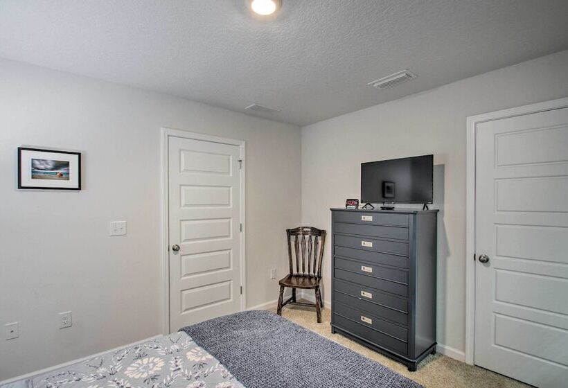 Musical Pensacola Home W/ Fire Pit + Grill!