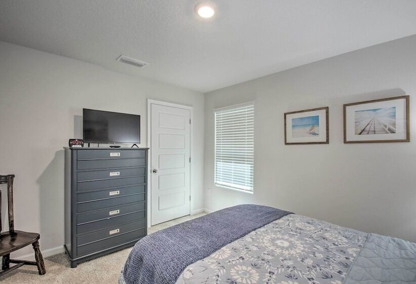 Musical Pensacola Home W/ Fire Pit + Grill!