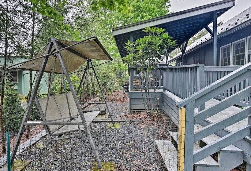 3 Mi To Grandfather Mountain Park: Cottage W/ Deck