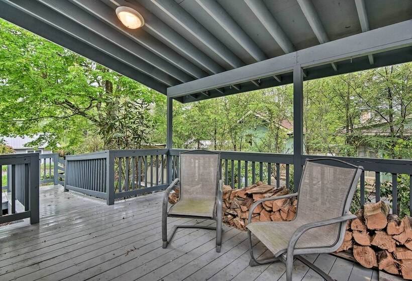 3 Mi To Grandfather Mountain Park: Cottage W/ Deck