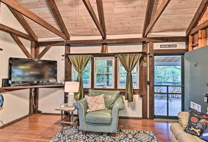 3 Mi To Grandfather Mountain Park: Cottage W/ Deck