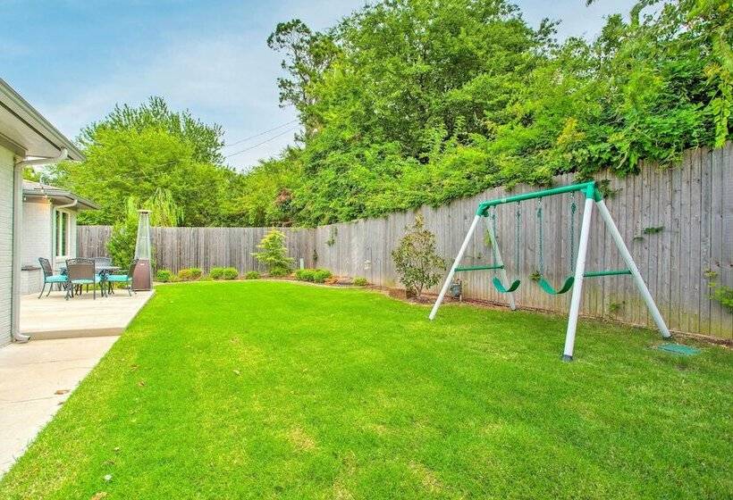 Norman House W/ Furnished Patio, Gas Grill!