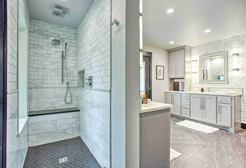 Norman House W/ Furnished Patio, Gas Grill!