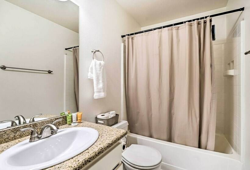 North Las Vegas Home W/ Yard, 7 Mi To Dtwn!