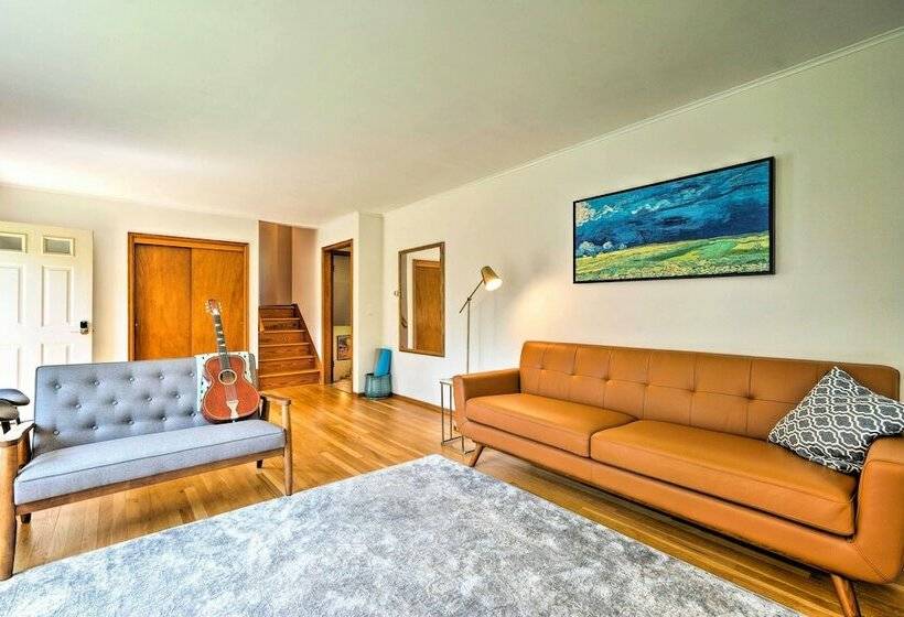 Nostalgic Vermont Escape In Manchester Center